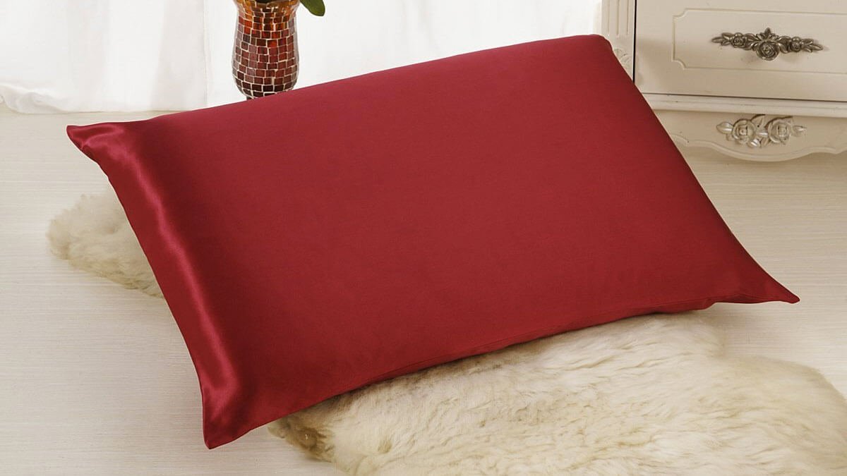 Alaska Bear Silk Pillowcases