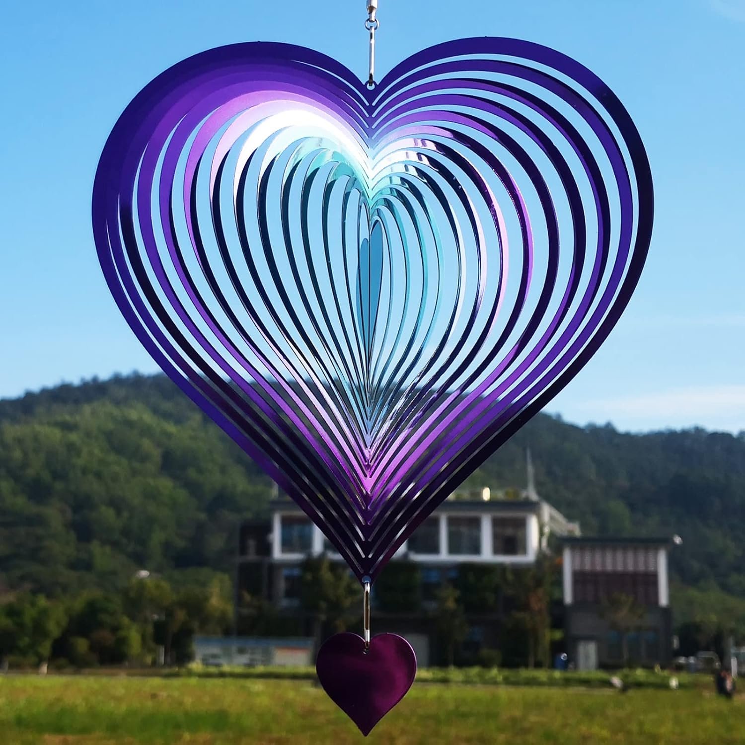 Enchanting 3D Love Heart Wind Spinner - Captivates with Purple-Green Magic