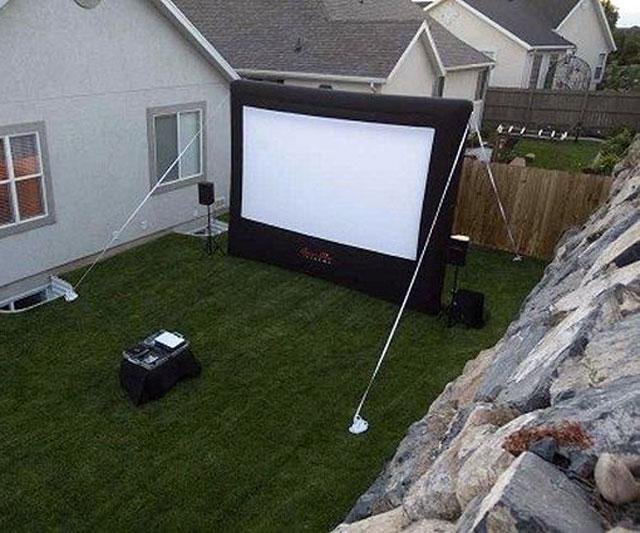 Gemmy Airblown 12' Movie Screen