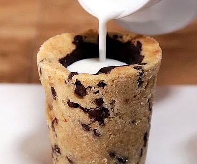 Milk And Cookies Shot Maker