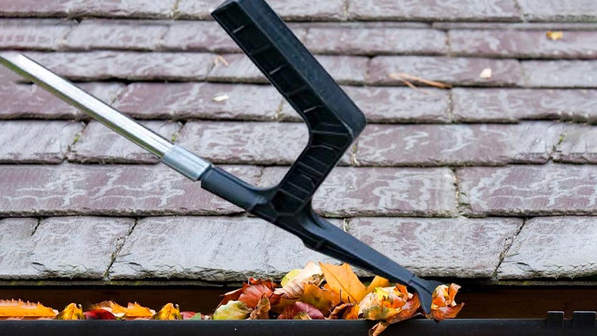 Roof Gutter Cleaning Tool