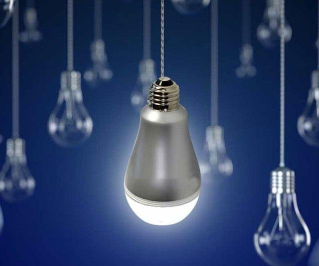 SmartCharge Power Outage Light Bulbs