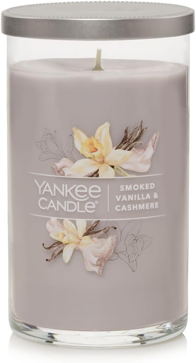Cozy Ambiance: Smoked Vanilla & Cashmere Yankee Pillar Candle