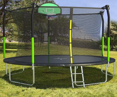 Safe Family Fun: Heavy Duty Trampoline with Safety Net
