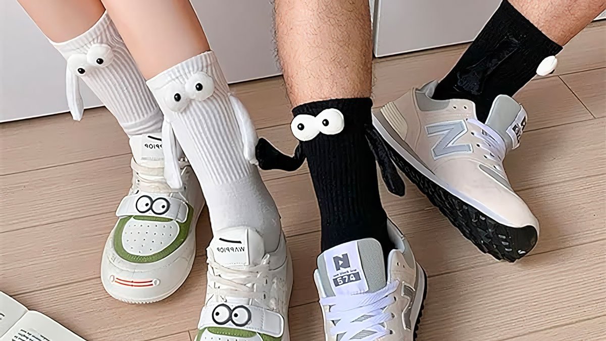 Magnetic Holding Hands Socks