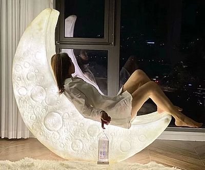 Moon Lamp Lounge Chair