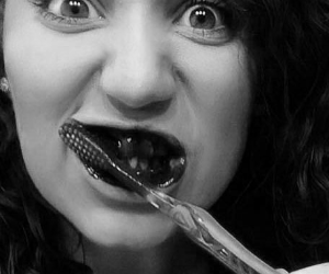 Natural Teeth Whitening Charcoal Toothpaste