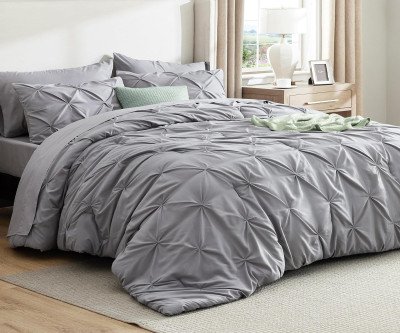 The Ultimate Queen Comforter Set: 7-Piece Bed in a Bag