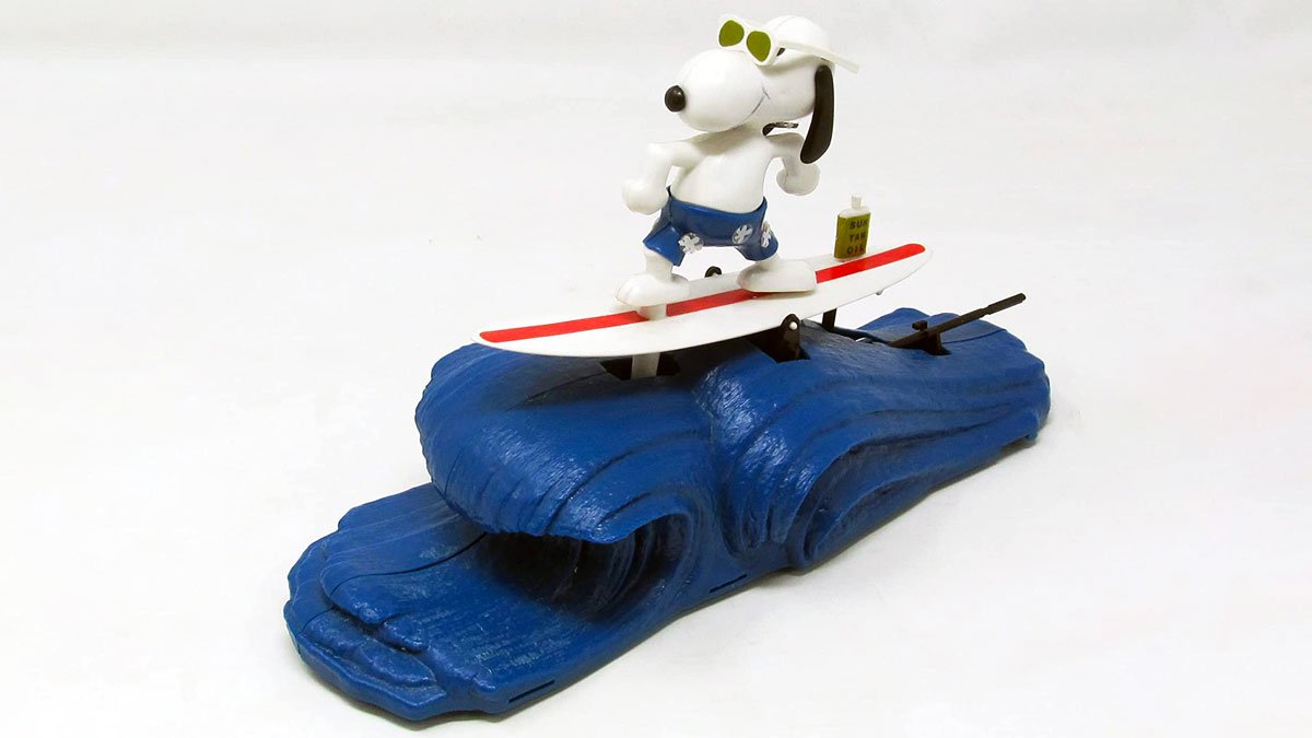 Snoopy Is Joe Cool Motorized Model Kit
