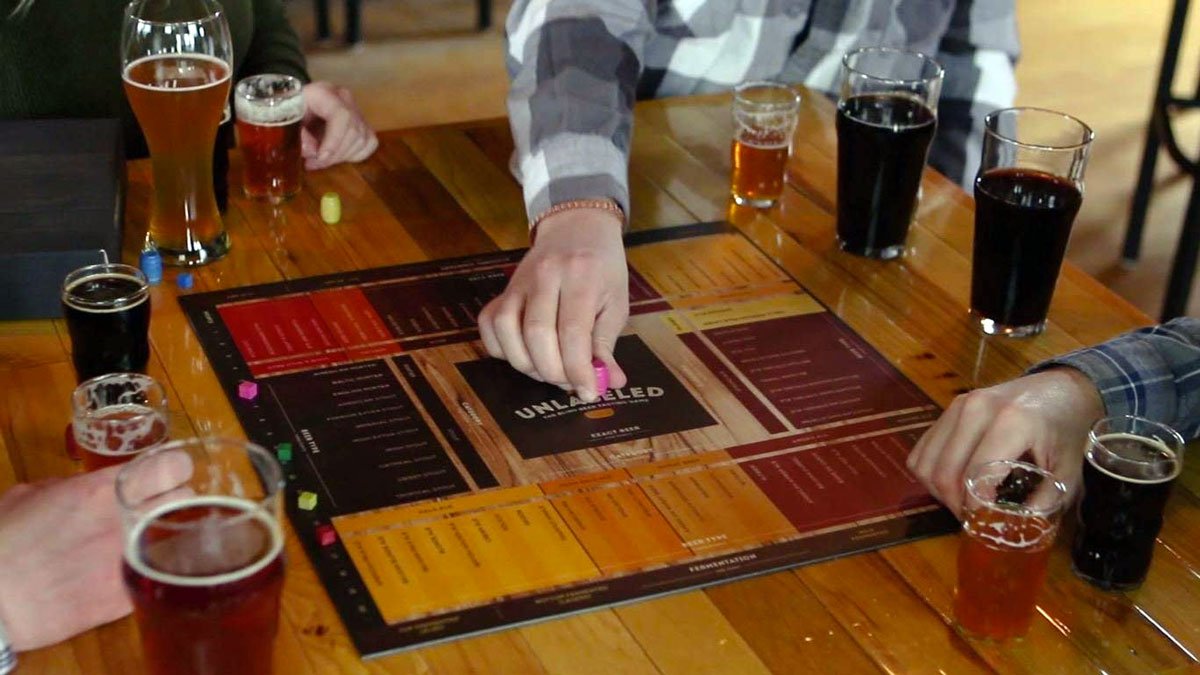 Unlabeled - The Blind Beer Tasting Board Game