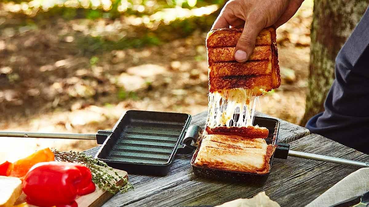 Uno Casa Double Pie Iron Campfire Cooker