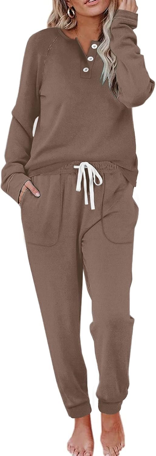 Cozy Women's Lounge Set with Pockets - Stay Warm & Stylish