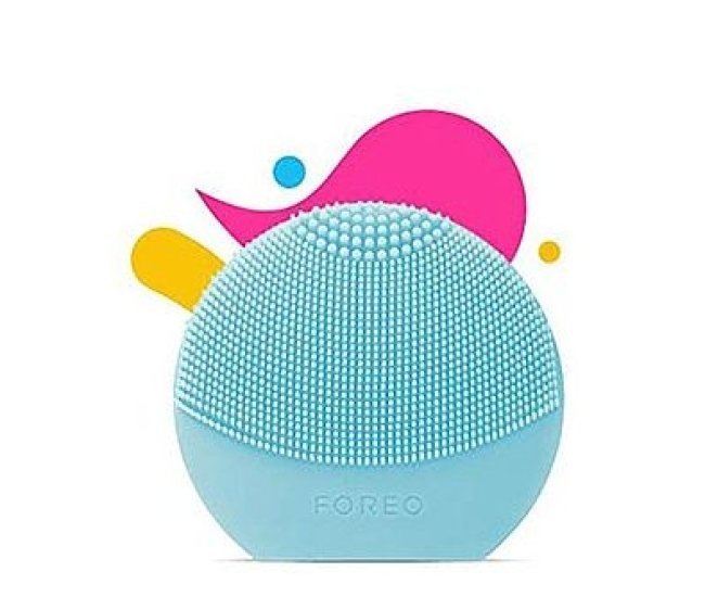 FOREO Luna Facial Cleansing Brush