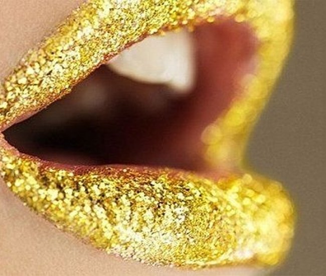 Gold Glitter Lips